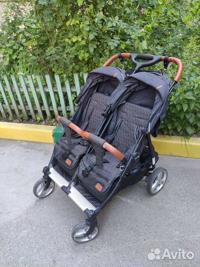 Прогулочная коляска для двойни
