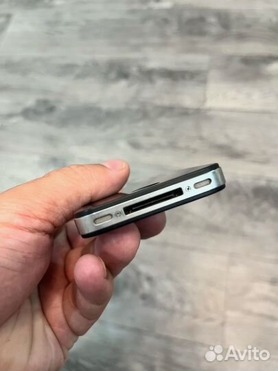 iPhone 4, 8 ГБ