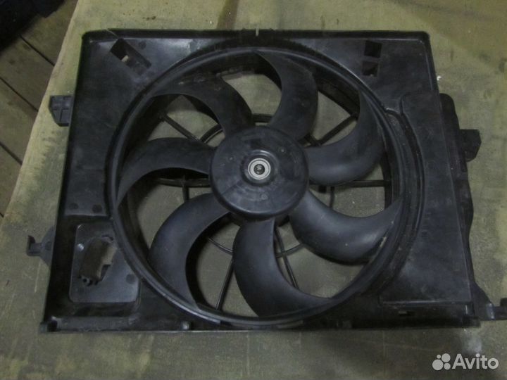 Вентилятор радиатора Kia Rio III 253801R050