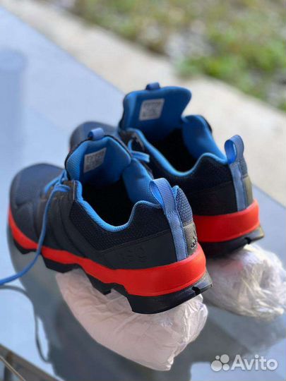 Кроссовки adidas