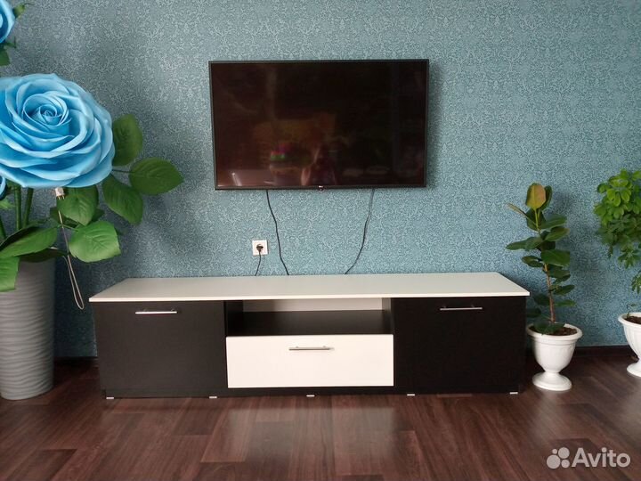 Продам тумбу под TV