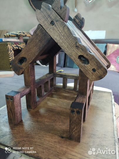 Кормушка для птиц и белок