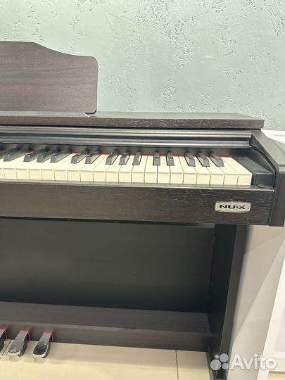 NUX WK 400 Цифровое фортепиано (для обучения)