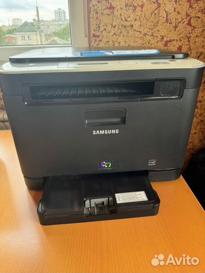 Принитер мфу Samsung CLX-3185 цветной