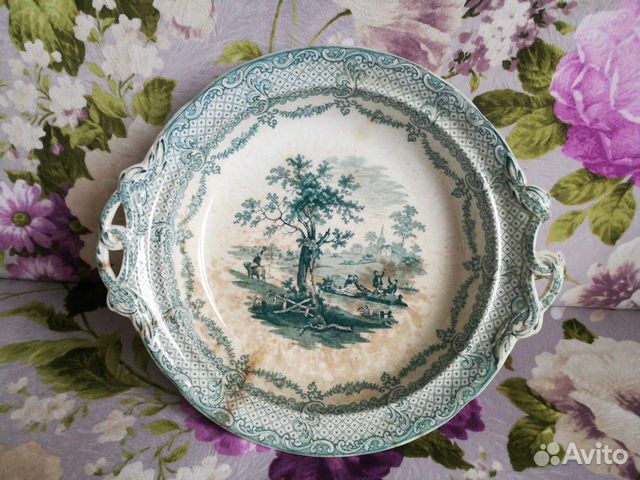 Блюдо фарфоровое антикварное