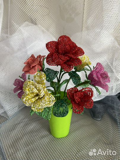 Цветы из бисера