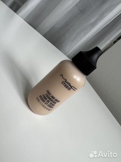 Тональный крем MAC face and body foundation
