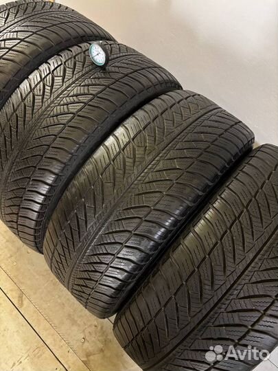 Goodyear UltraGrip 8 245/45 R18 100V