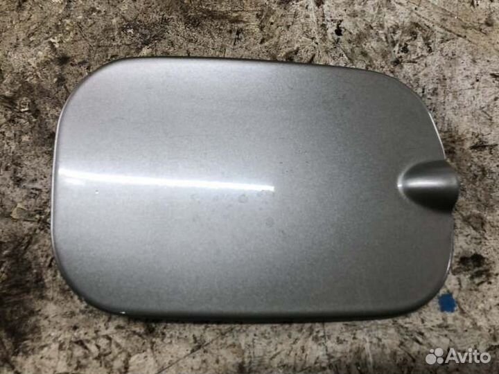 Лючок бензобака Renault Sandero хетчбек 1390 2011