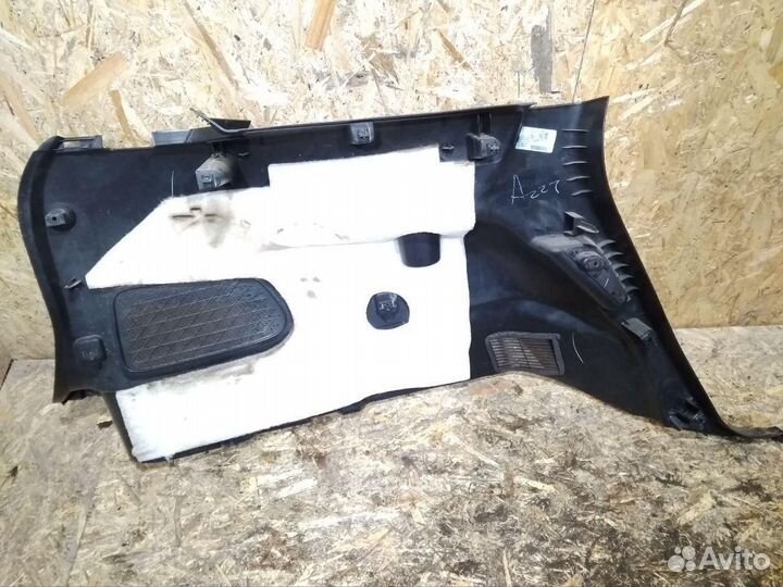 Обшивка отсека багажника правая Dodge Journey