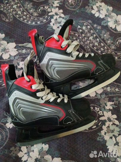 Коньки хоккейные