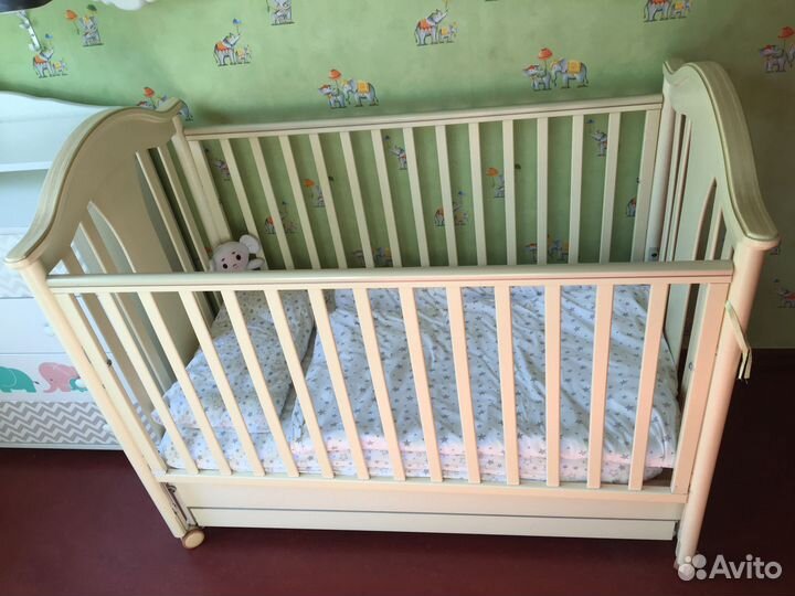 Детская кроватка