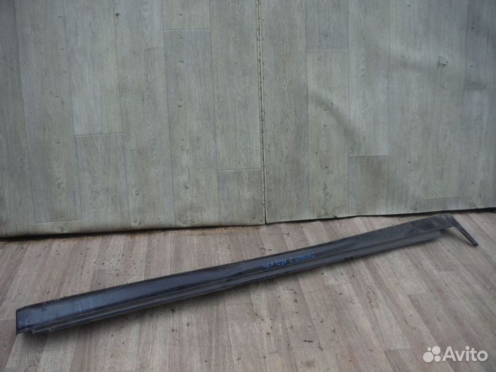 Порог накладка левый Mitsubishi Galant 8 2002