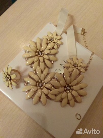 Колье и кольцо