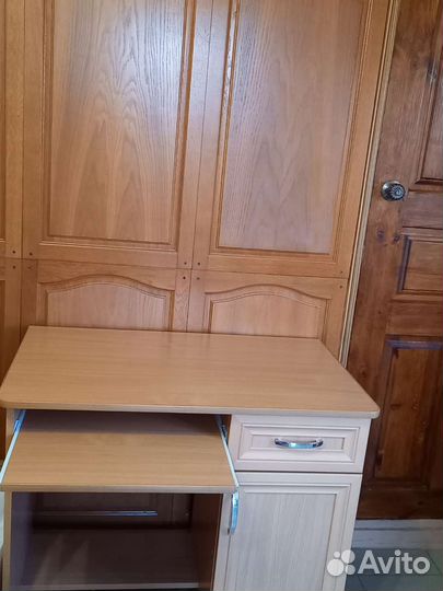 Компьютерный стол