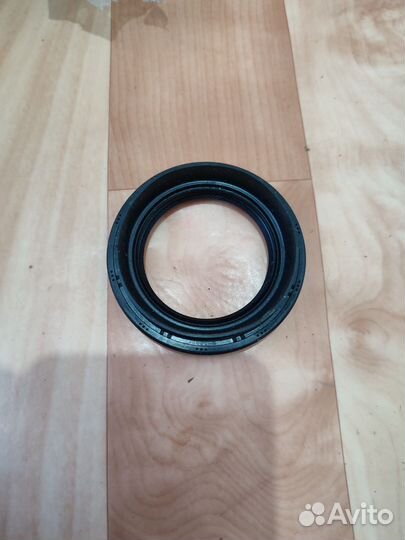 Сальник Прадо 120