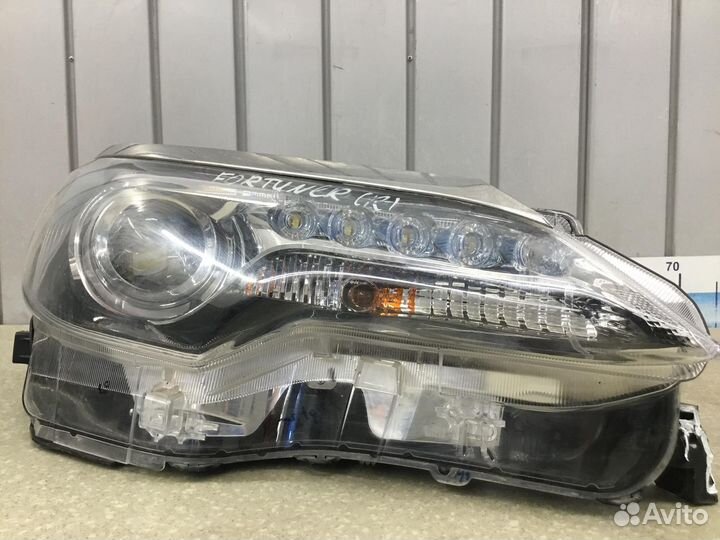 Фара правая Toyota Fortuner 2015