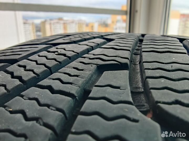 Kumho I'Zen KW31 235/50 R18 101R