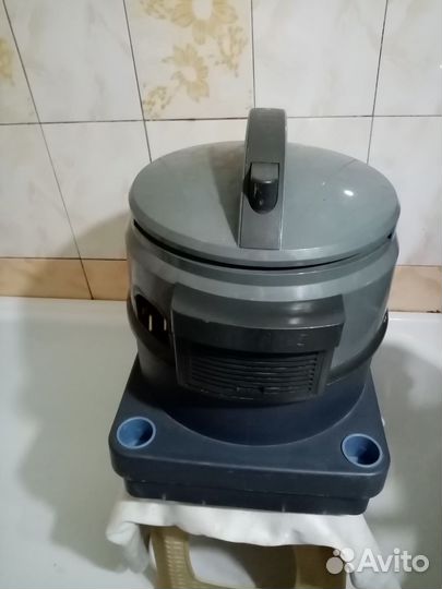 Моющий пылесос Philips Triathlon Turbo 1400w