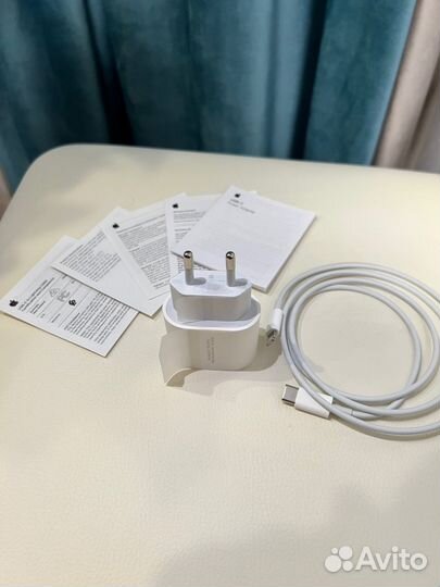 Оригинальная зарядка на iPhone 20w Индия