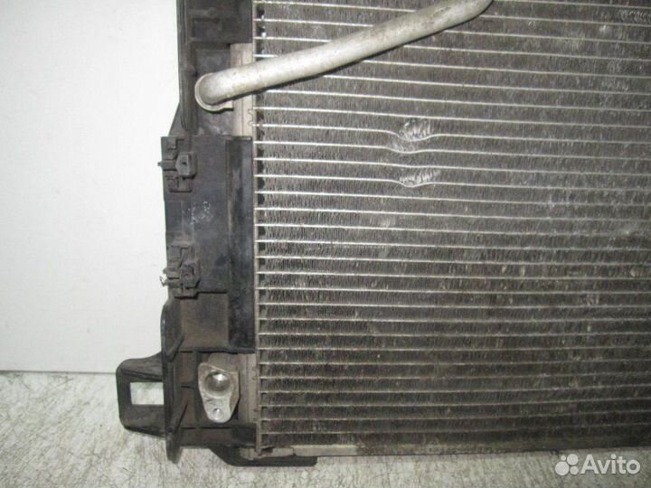 Радиатор кондиционера передний Mercedes-Benz