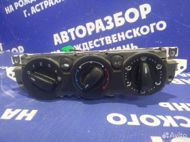 Блок управления печкой Ford Focus 2 хэтчбек 2006