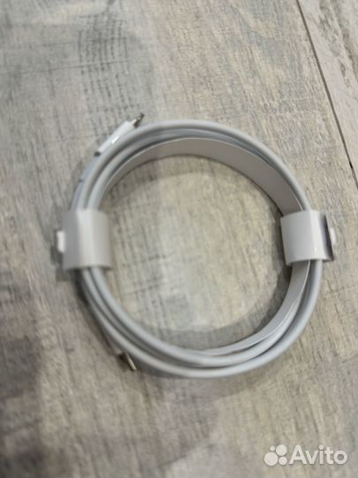 Кабель на iPhone оригинал