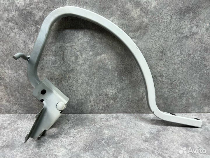 Петля крышки багажника правая Volkswagen Polo 5