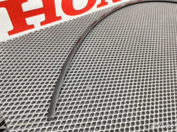 Уплотнитель лобового стекла Honda Civic FD(4Д)