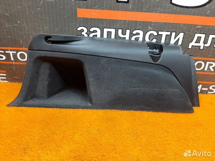 Обшивка багажника задняя левая Audi Q7 4LB BHK