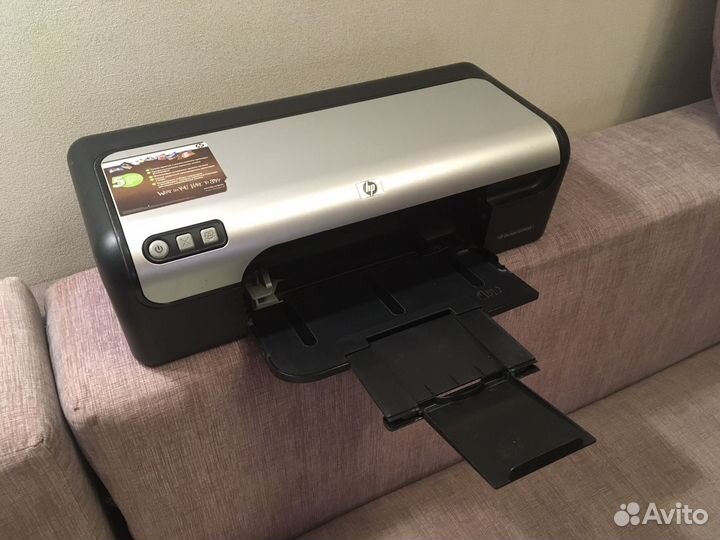 Цветной струйный принтер HP Deskjet D2400