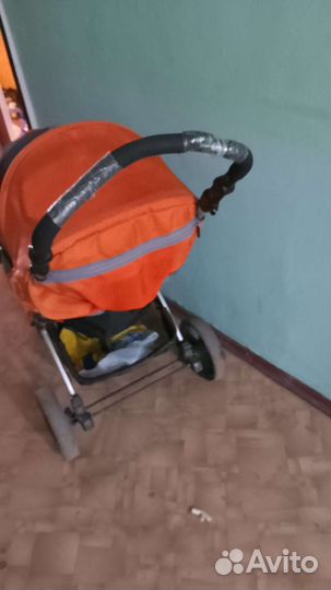 Прогулочная коляска
