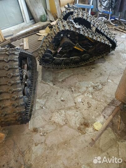 Гусиници на квадроцикл