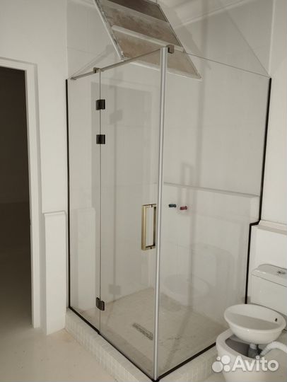 Душевая перегородка из закаленного стекла