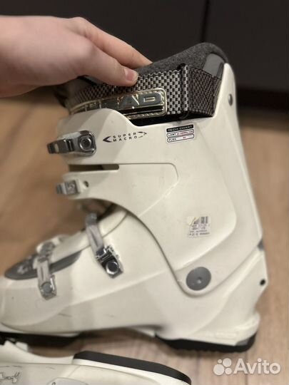 Горнолыжные ботинки женские
