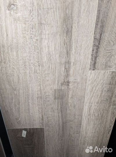 Кварвиниловая плитка / Доставка и установка