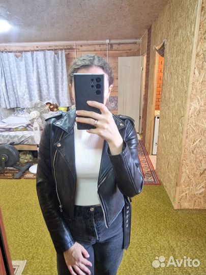 Укороченная кожаная куртка косуха bershka s