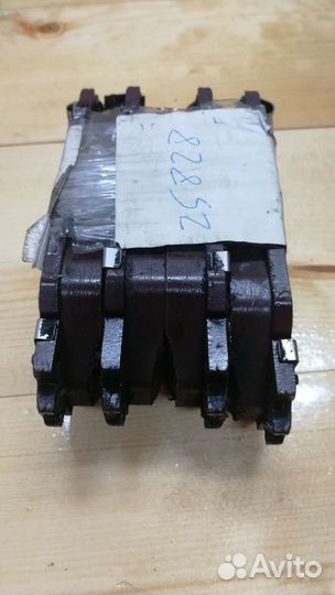 Тормозные колодки (перед и зад) тойота Вокси