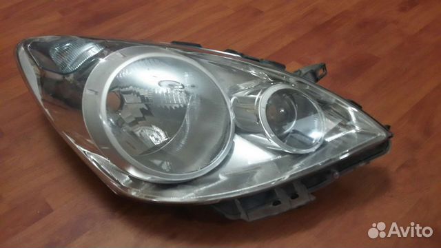 Фара правая на Nissan Note, на Ниссан Ноут