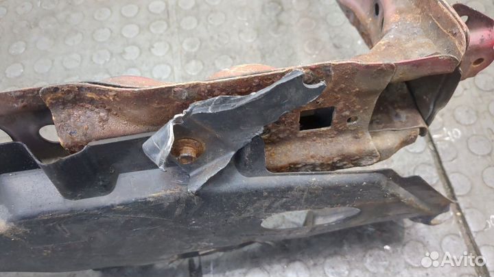 Балка под радиатор Toyota Verso, 2011