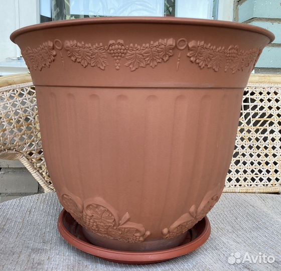 Горшок для цветов большой