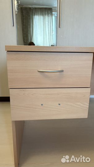 Стол письменный офисный с ящиками