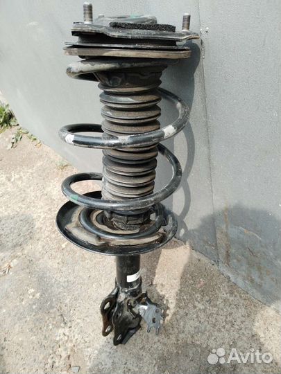 Передний правый амортизатор рав 4 50