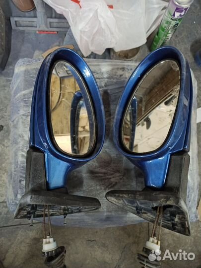 Зеркало заднего вида