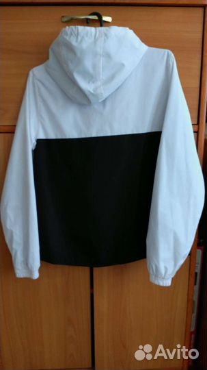 Ветровка для девочки