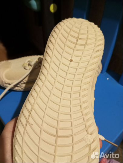 Кроссовки женские