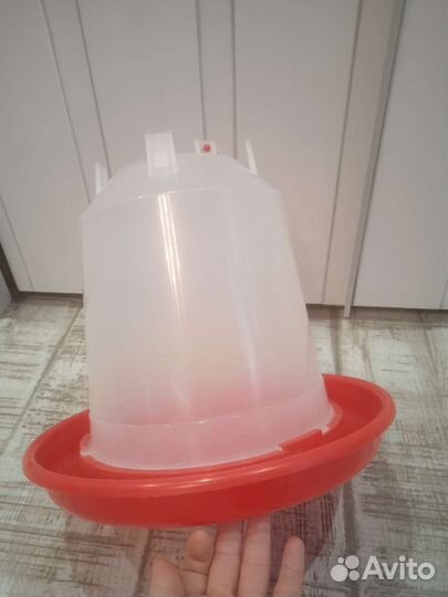 Вакуумная поилка для кур