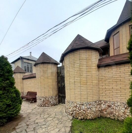 Дом 291,3 м² на участке 7 сот.