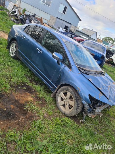 Двигатель Honda Civic 4D 2008 год 1,8