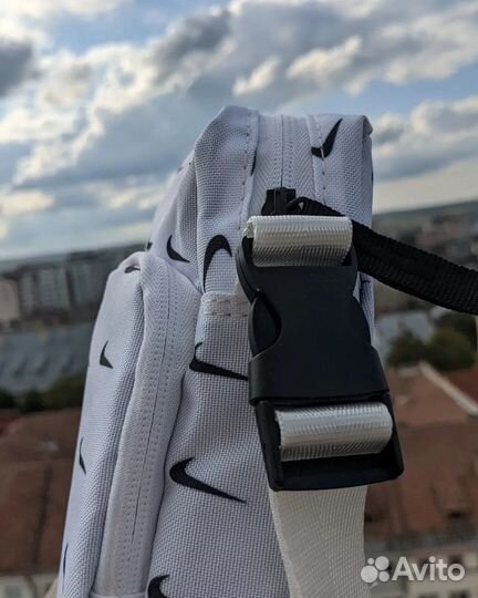 Сумка nike swoosh белая